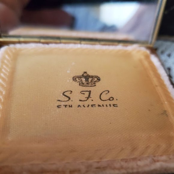Vintage Ladies Powder Compact S.F. Co. Fifth Avenue - Picture 10 of 14